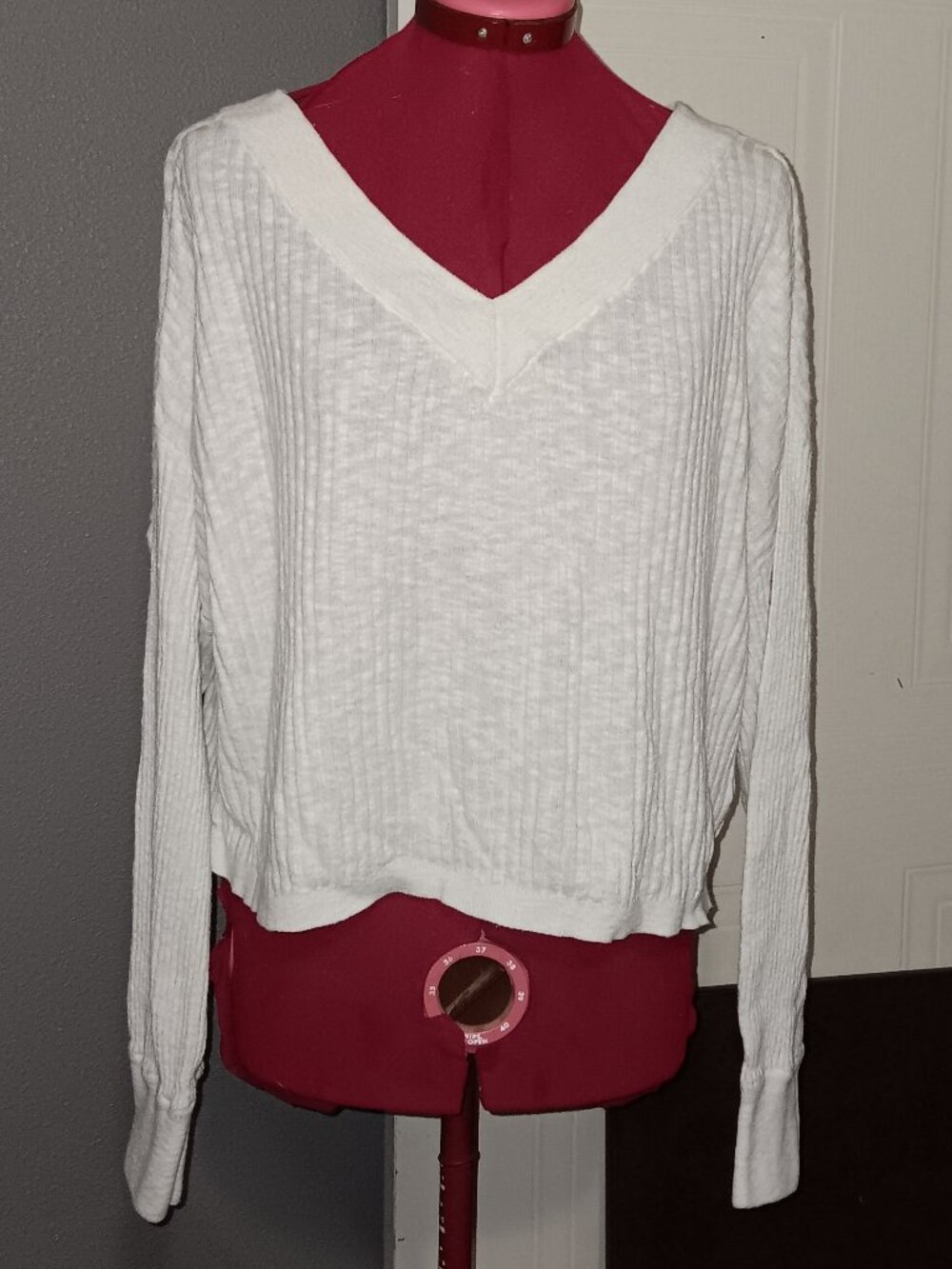 Korye White Ribbed Knit V-Neck Cropped Sweater Slouchy Size L